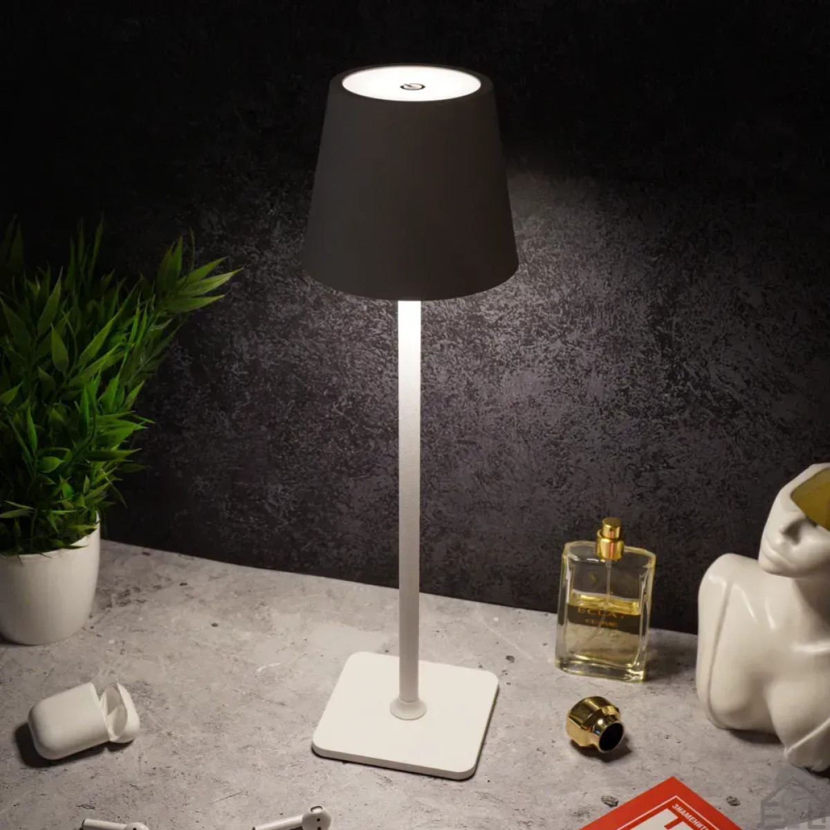 Настільна лампа сенсорна світлодіодна BRIZ 4 Вт з акумулятором 4000 mA Біла 10454 ESLLSE